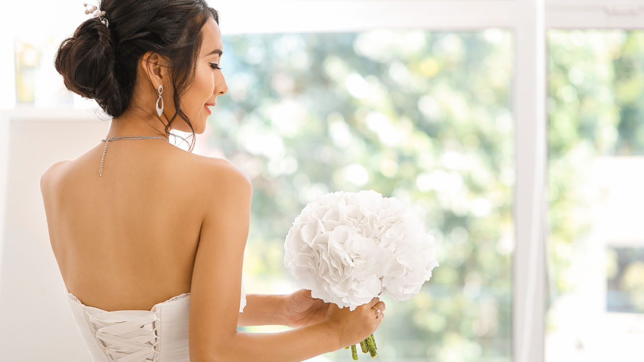 ブライダルエステで一生に一度の晴れ舞台を迎える花嫁の姿。